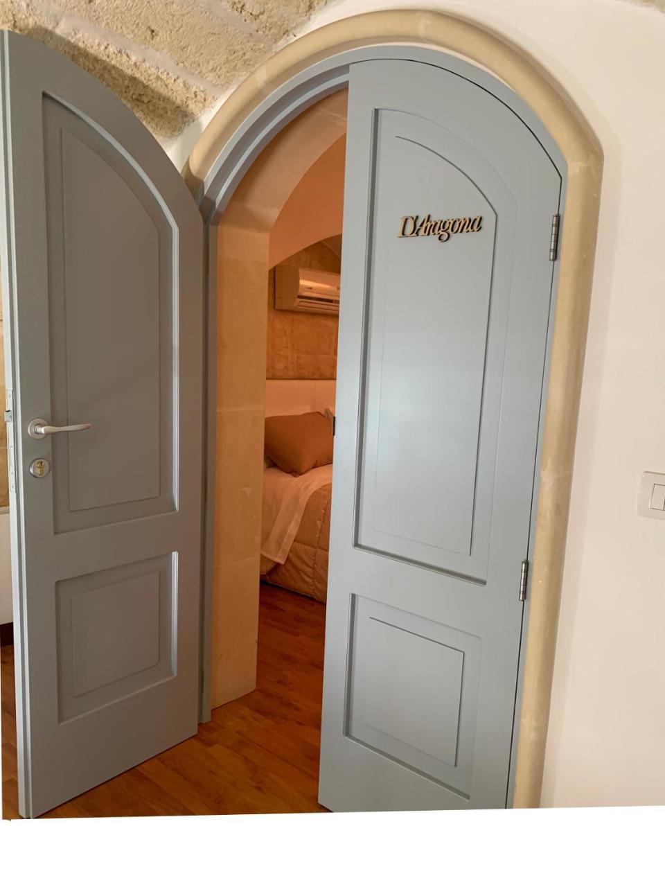 Ferrante D'Aragona Rooms Лечче Экстерьер фото